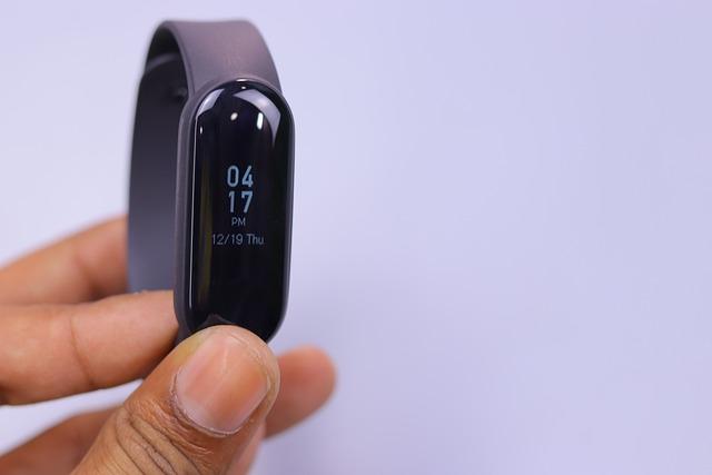 Top Features to Look for in a Fitness Tracker